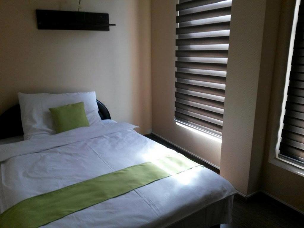 Abszolut Hotel Es Panzio Nyírbátor Cameră foto