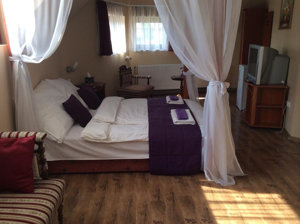 Abszolut Hotel Es Panzio Nyírbátor Cameră foto