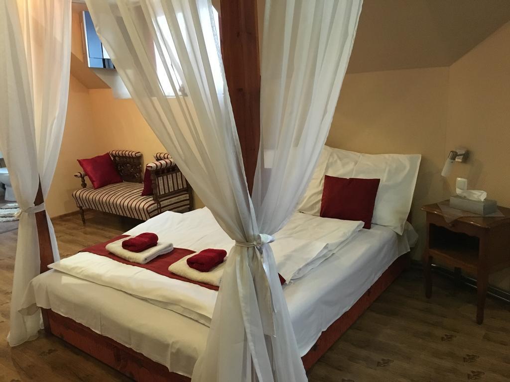 Abszolut Hotel Es Panzio Nyírbátor Cameră foto