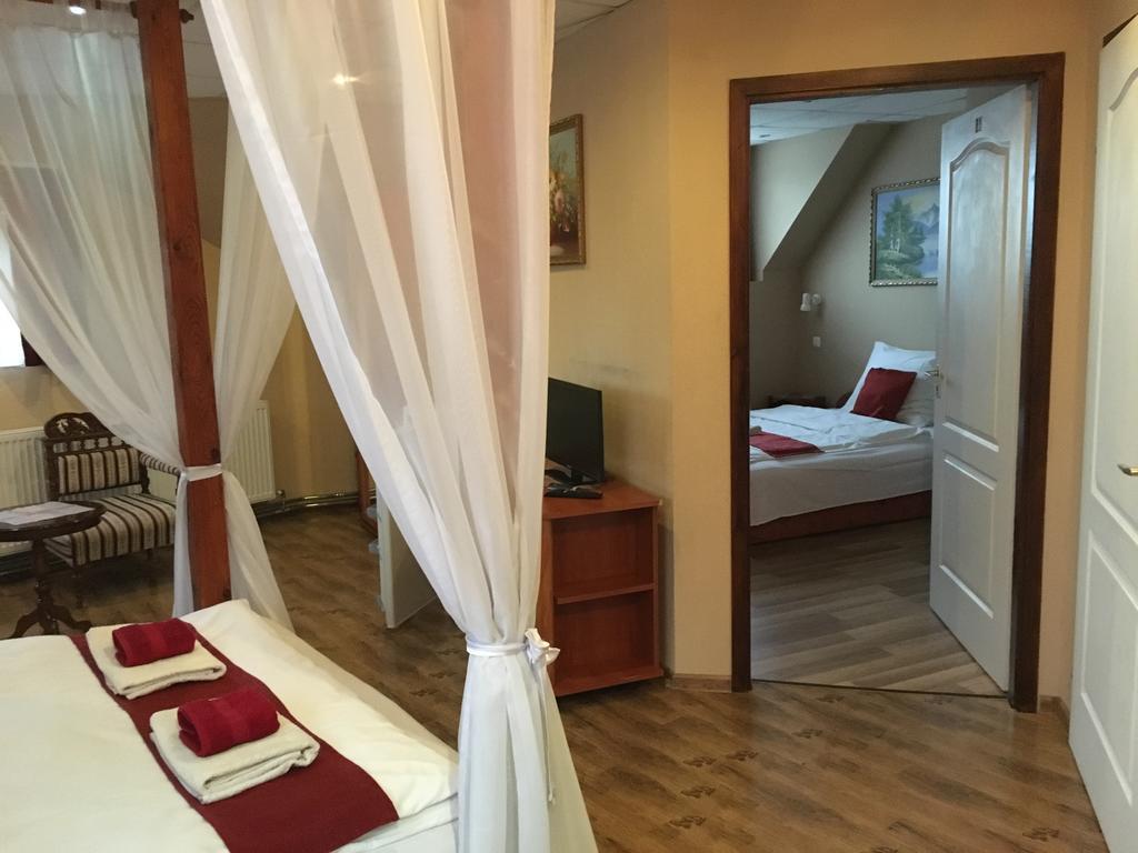 Abszolut Hotel Es Panzio Nyírbátor Cameră foto