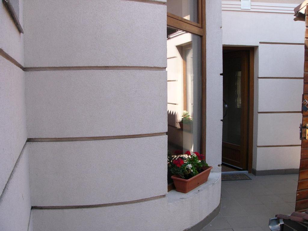 Abszolut Hotel Es Panzio Nyírbátor Exterior foto